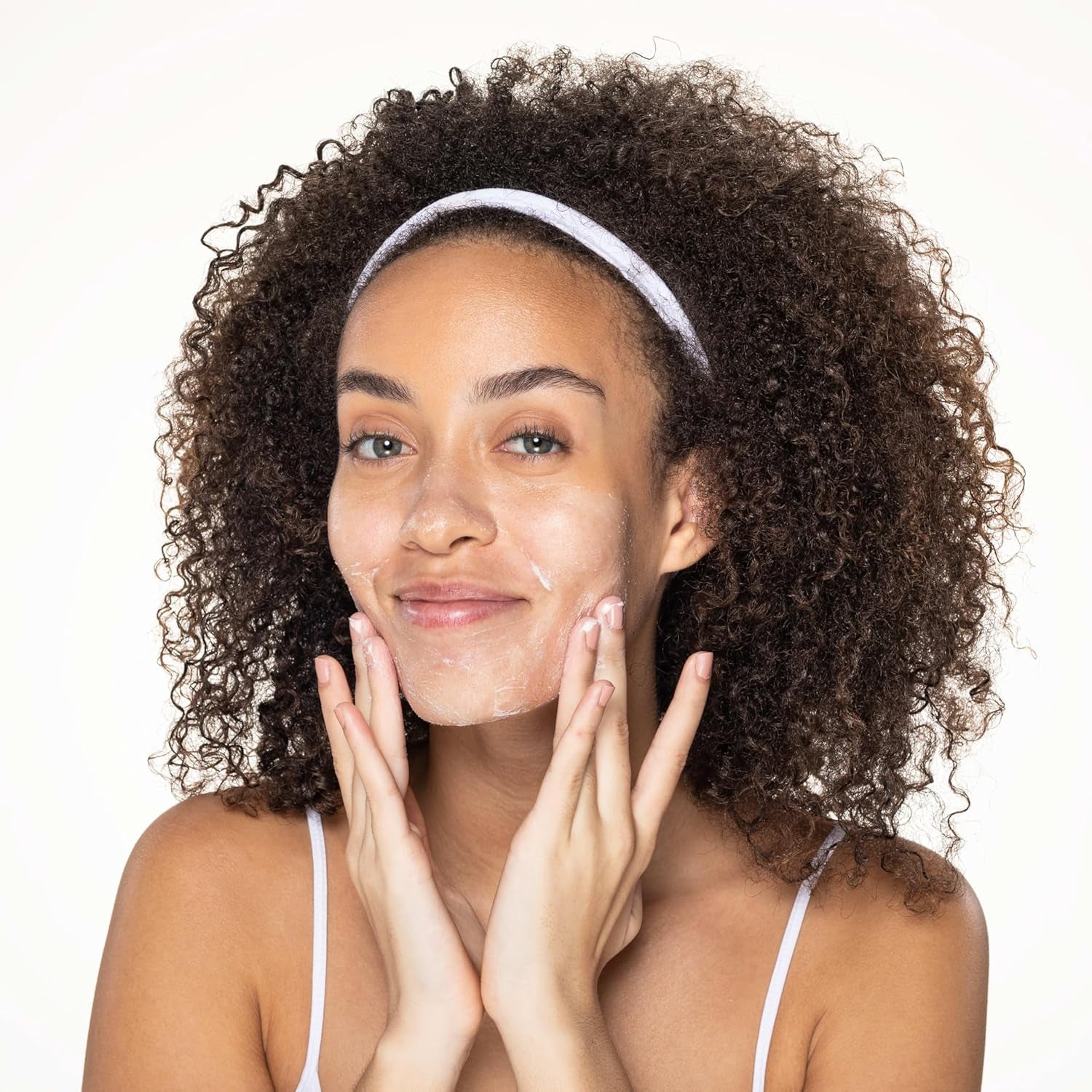 Neutrogena Deep Clean Gentle Daily Facial Scrub, Oil-Free Cleanser 4.2 Fl. Oz